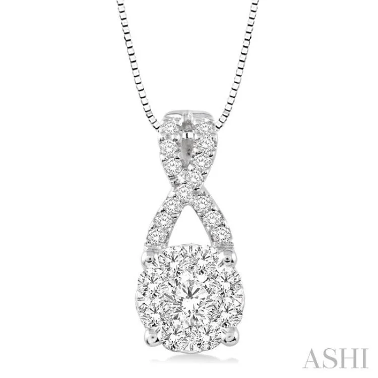 1/4 Ctw Lovebright Round Cut Diamond Pendant in 14K White Gold with Chain