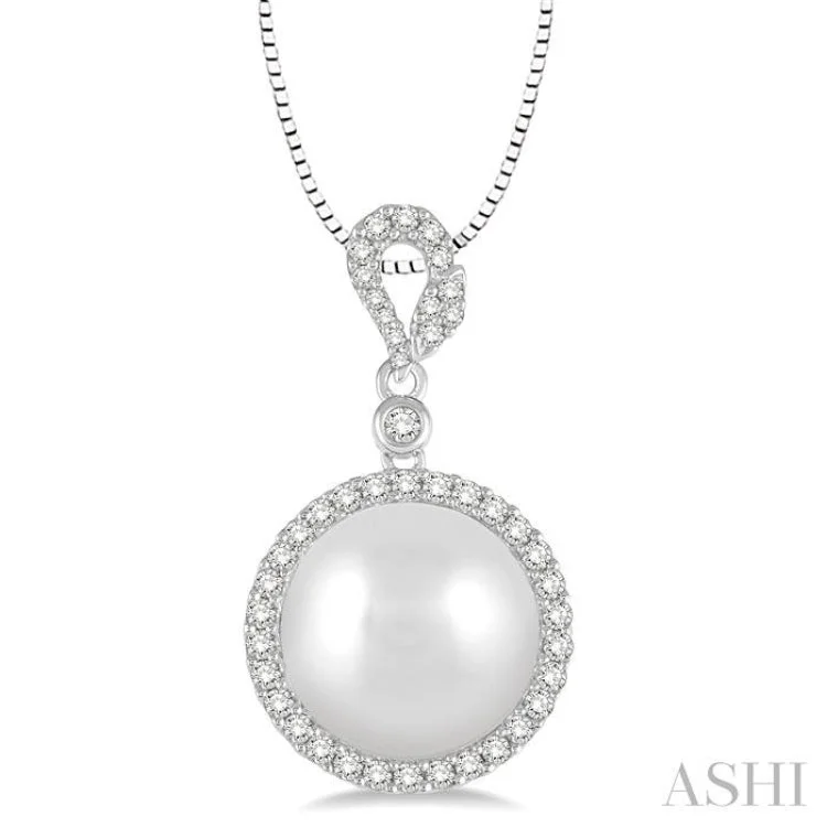 12x12MM Cultured Pearl and 3/8 Ctw Round Cut Diamond Pendant in 14K White Gold with chain