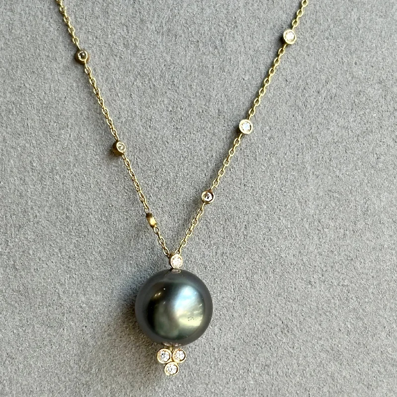 18K Yellow Gold Tahitian Pearl Necklace with Diamonds